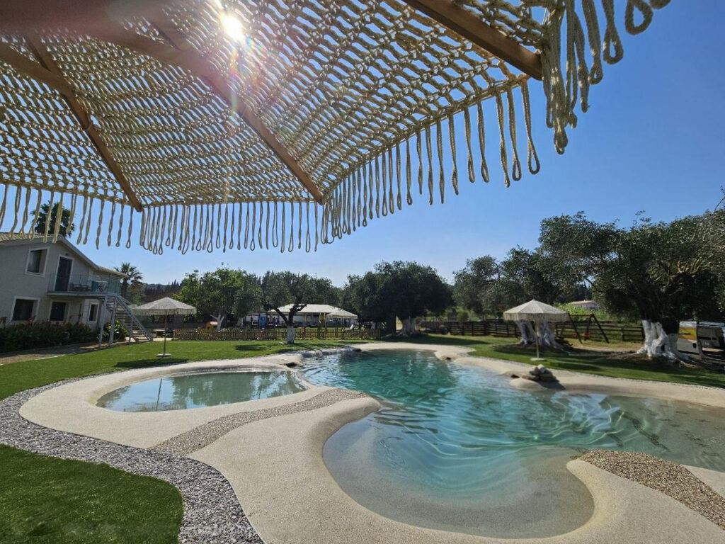 Pool-3_1280x960